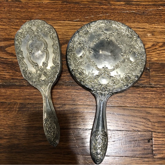 Antique silver hand mirror and brush - Picture 2 of 3
